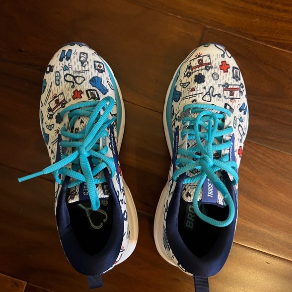Brooks Trace 3 Nurse Shoe Special Edition - Picture 3 of 4